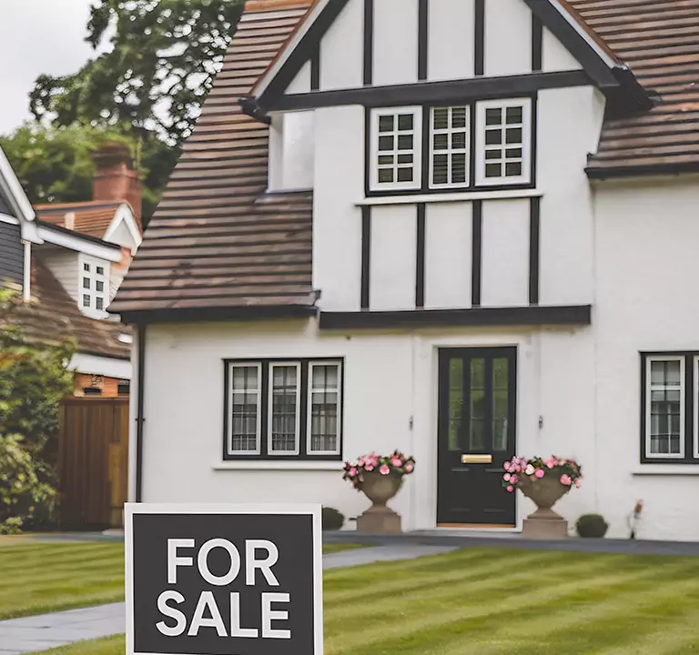 The Top-Rated Buyer to Sell House Off Market in Centereach, NY